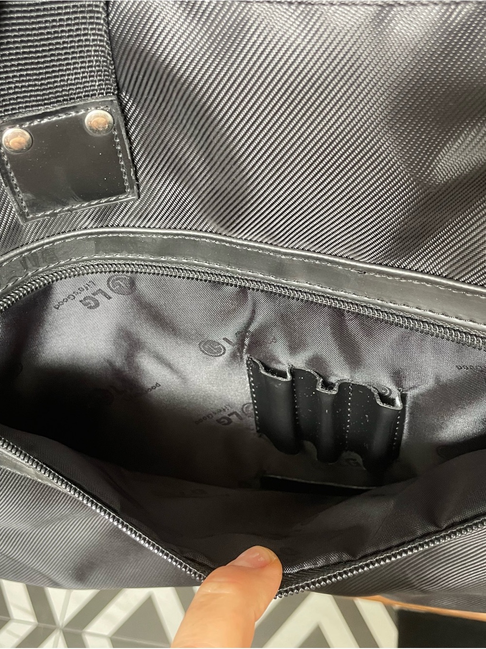 LG Black Laptop Briefcase Bag with Front Zip Pocket - Picture 6 of 11